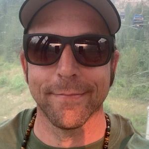 Meet your Posher, Adam